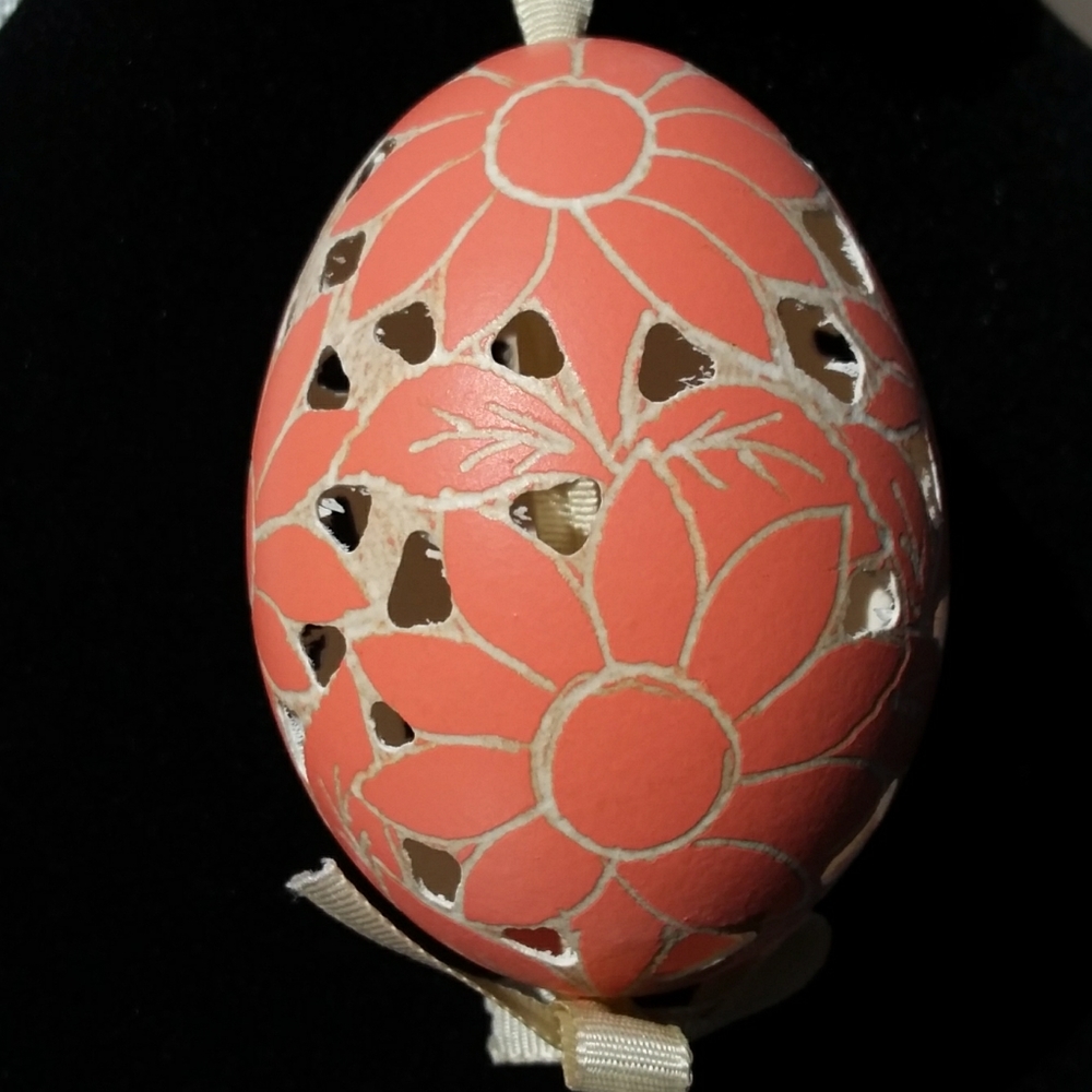 Artisan Cut Out Easter Egg